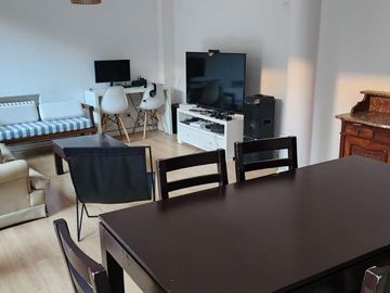 Departamento en venta en San Isidro, 2 dormitorios, jardín propio de 130 mts.