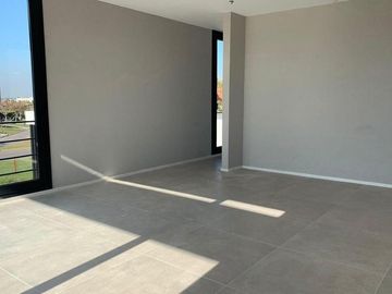 Casa en Venta de diseño Moderno con 3 dormitorios. Barrio Cerrado San Matias, Escobar