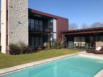 En Venta | Excelente Propiedad en Country Club La Concepción en Lujan | 250m2 Cubiertos