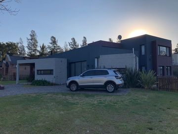 En Venta | Excelente Propiedad en Country Club La Concepción en Lujan | 250m2 Cubiertos