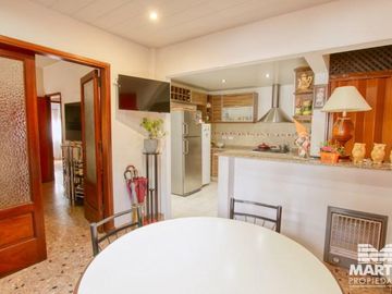 Chalet en una planta reciclado hace tres años.