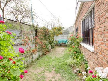 Chalet en una planta reciclado hace tres años.