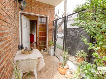 Chalet en una planta reciclado hace tres años.