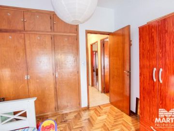 Chalet en una planta reciclado hace tres años.