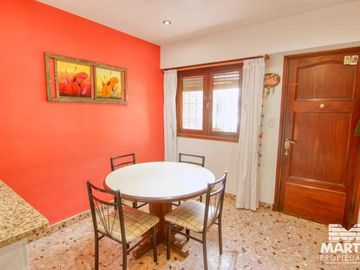 Chalet en una planta reciclado hace tres años.