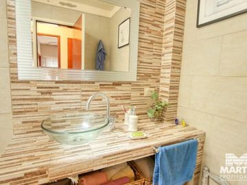 Chalet en una planta reciclado hace tres años.