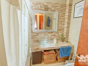 Chalet en una planta reciclado hace tres años.