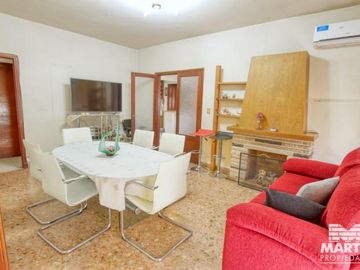 Chalet en una planta reciclado hace tres años.