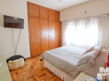 Chalet en una planta reciclado hace tres años.
