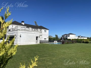 Venta - Casa en La Providencia
