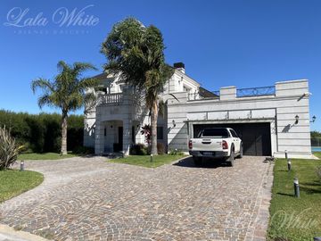 Venta - Casa en La Providencia