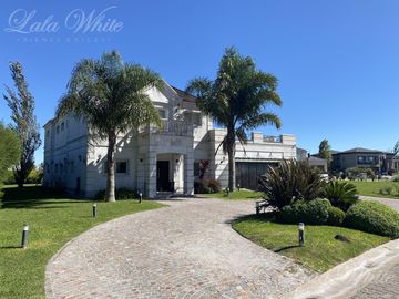 Venta - Casa en La Providencia