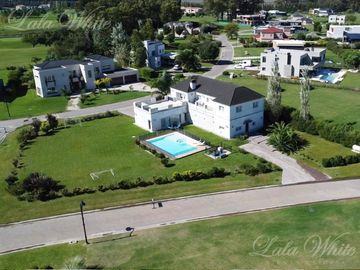 Venta - Casa en La Providencia