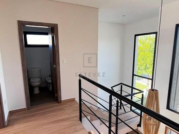Muy buena casa en venta, Barrio Araucarias de Puertos, Escobar