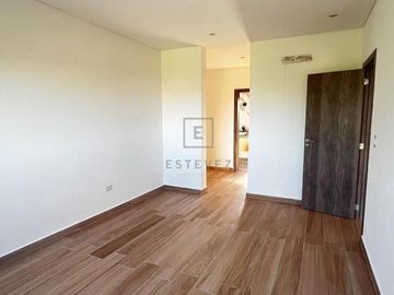 Muy buena casa en venta, Barrio Araucarias de Puertos, Escobar