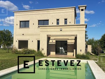 Muy buena casa en venta, Barrio Araucarias de Puertos, Escobar