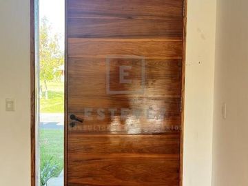Muy buena casa en venta, Barrio Araucarias de Puertos, Escobar