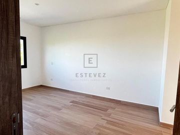 Muy buena casa en venta, Barrio Araucarias de Puertos, Escobar