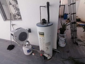 Sta Clara provincia Barcelona casa 2 plantas con excedente de terreno