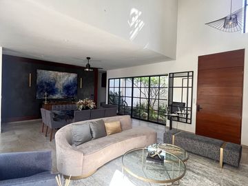 Casa con 4 habitaciones y alberca en venta en Montebello
