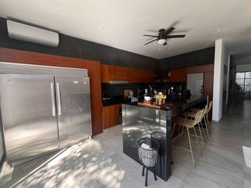 Casa con 4 habitaciones y alberca en venta en Montebello
