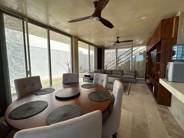 ¡Tu casa en la playa te espera! 3 niveles, vistas al mar, 3 recámaras + Alberca.