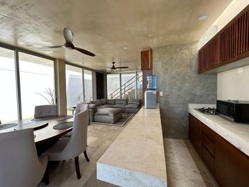 ¡Tu casa en la playa te espera! 3 niveles, vistas al mar, 3 recámaras + Alberca.
