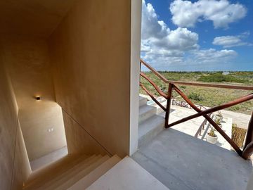 ¡Tu casa en la playa te espera! 3 niveles, vistas al mar, 3 recámaras + Alberca.