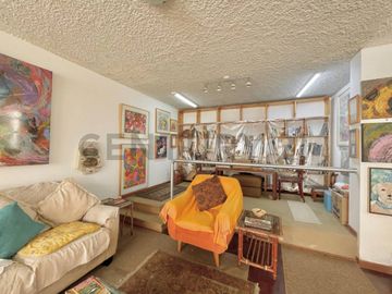 Espaciosa Casa en Surco con Jardines, Terraza y Excelente Ubicación