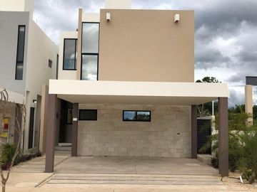 CASA EN VENTA CONKAL