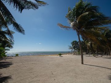 REFUGIO DE PAZ FRENTE A LA PLAYA