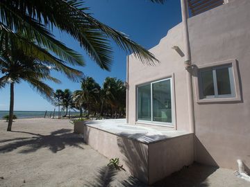REFUGIO DE PAZ FRENTE A LA PLAYA