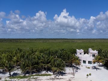 REFUGIO DE PAZ FRENTE A LA PLAYA