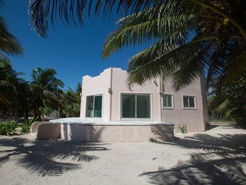 REFUGIO DE PAZ FRENTE A LA PLAYA