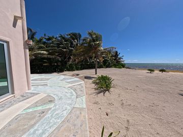REFUGIO DE PAZ FRENTE A LA PLAYA