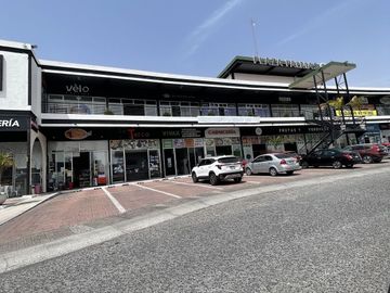 LOCAL EN VENTA RESIDENCIAL EL REFUGIO QUERETARO