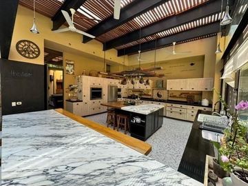 CASA EN VENTA EN CLUB DE GOLF AVANDARO