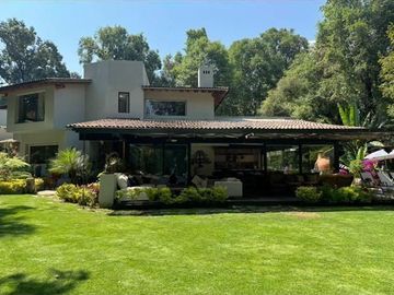 CASA EN VENTA EN CLUB DE GOLF AVANDARO