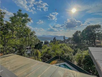 RESIDENCIA EN VALLE DE BRAVO A 10 MIN. DE TODO