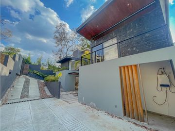 RESIDENCIA EN VALLE DE BRAVO A 10 MIN. DE TODO