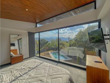 RESIDENCIA EN VALLE DE BRAVO A 10 MIN. DE TODO