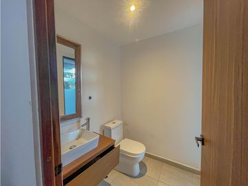 RESIDENCIA EN VALLE DE BRAVO A 10 MIN. DE TODO
