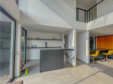 RESIDENCIA EN VALLE DE BRAVO A 10 MIN. DE TODO