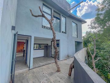 RESIDENCIA EN VALLE DE BRAVO A 10 MIN. DE TODO
