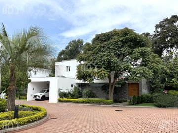 CASA DE VENTA EN CUMBAYA