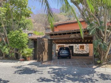 Casa en Fraccionamiento en Analco Cuernavaca - LPI-52-Fr