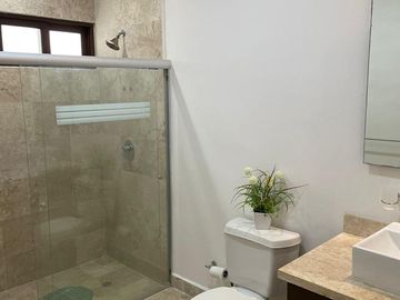 DEPARTAMENTO EN RENTA EN CONDOMINIO AKOYA-PLAYA CAR