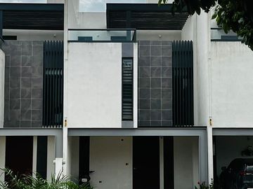 CASA EN VENTA EN RESIDENCIAL LA RIOJA