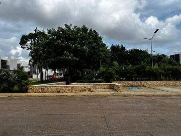 CASA EN VENTA EN RESIDENCIAL LA RIOJA
