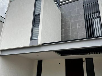 CASA EN VENTA EN RESIDENCIAL LA RIOJA
